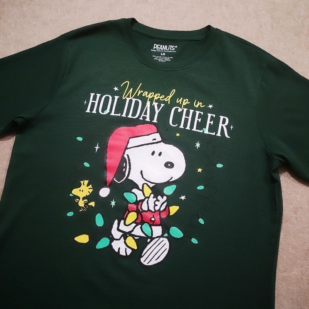 Peanuts Festive Snoopy Holiday Christmas T-shirt #G
